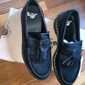 NEVER WORN doc marten loafers